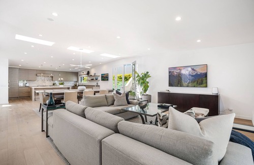 Malibu Casa | Malibu Beach House with ocean and mountains views with cooling Pacific breezes