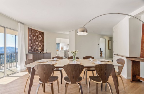 Malibu Casa | Malibu Hills Home w/Balcony & Mountain Views | Cielo Curve by AvantStay