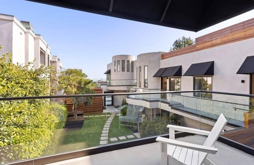 Eastern Malibu Apartamento | Malibu Sand Suite #15 - Ocean-side Carbon Beach