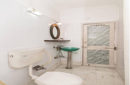 Bhowanipore Hotel | Malik Guest House