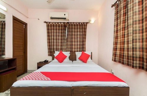 Bhowanipore Hotel | Malik Guest House