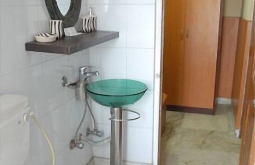 Bhowanipore Hotel | Malik Guest House
