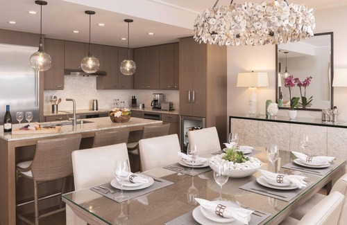 Foster Village Complejo | Maliula 3-Bdrm Premier ADA,Luxurious Interior, Magical Lanai with Stunning Views