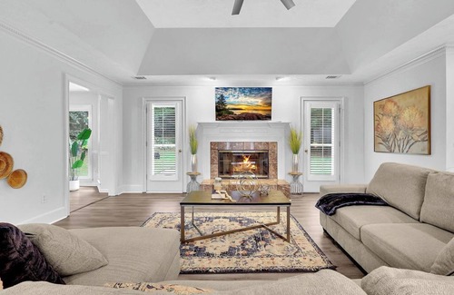 Buford Casa | Spacious Relaxing Home in The Heart of Buford !