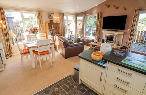 Yealand Conyers Cabaña | MALLARD LODGE, family friendly, with a garden in Carnforth