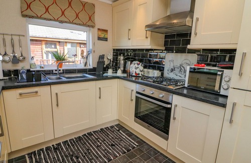 Yealand Conyers Cabaña | MALLARD LODGE, family friendly, with a garden in Carnforth