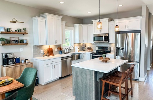 Shelby Casa | Mallards Nest on Lay Lake: Game Room & Boat Ramp