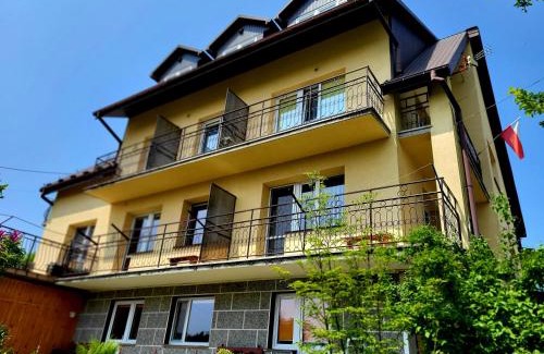 Polanczyk Casa | Malownicze Bieszczady - pokoje goscinne