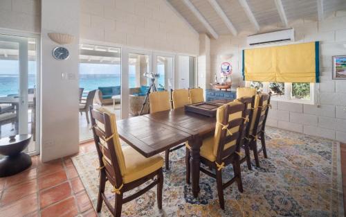 Long Bay Villa | Maltese Falcon Villa 4bd by ZenBreak