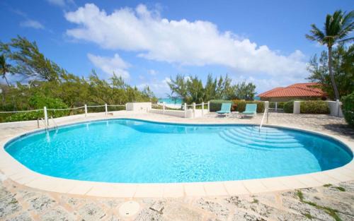 Long Bay Villa | Maltese Falcon Villa 3bd by ZenBreak