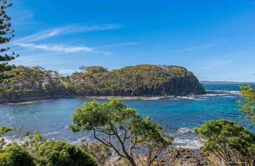 Malua Bay Casa | Malua Bay Waterfront Pet Friendly Cottage with WiFi