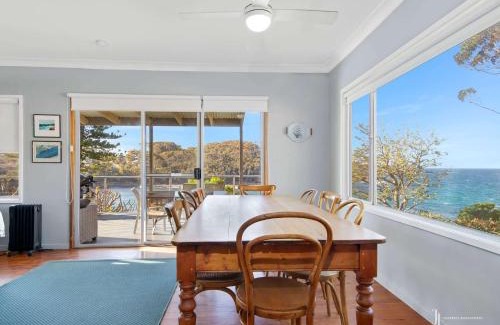 Malua Bay Casa | Malua Bay Waterfront Pet Friendly Cottage with WiFi