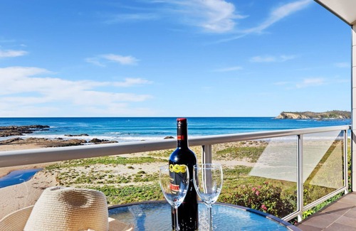 Malua Bay Apartamento | Malua Dream - Absolute Beachfront Apartment