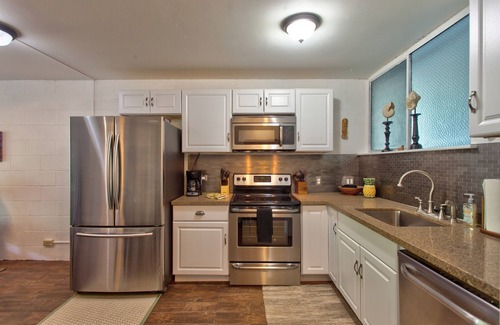 Hilo Condominio | Maluhia Kahakai 2 Bedroom Condo by RedAwning