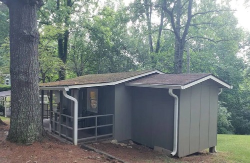 Qualla Cabina | *Mama Bear* Bear-A-Dice CABINS Hot tub firepit BBQ hiking trails near Cassino