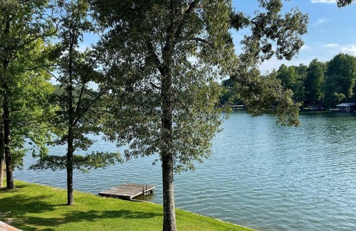 Tamassee Cabina | MaMa’s Cabin on Lake Cherokee in Tamassee, SC