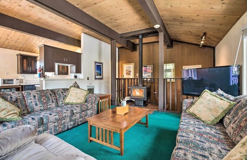 Mammoth Lakes Apartamento | Mammoth Lakes Townhome < 2 Mi to Ski Area!