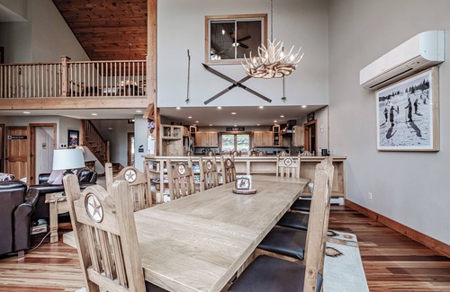 Sunday River Area Casa | Mammoth Lodge - Heated Pool, Game Room, 8-bedroom