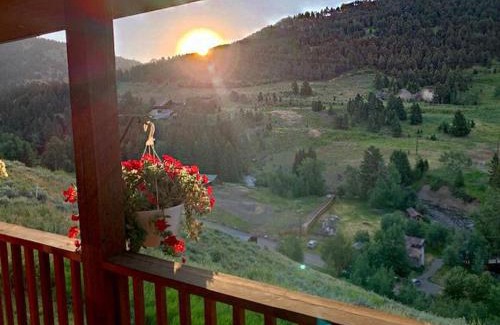 Jardine Casa | Mammoth Overlook Of Yellowstone
