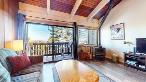 Mammoth Lakes Apartamento | Mammoth Point #106 condo