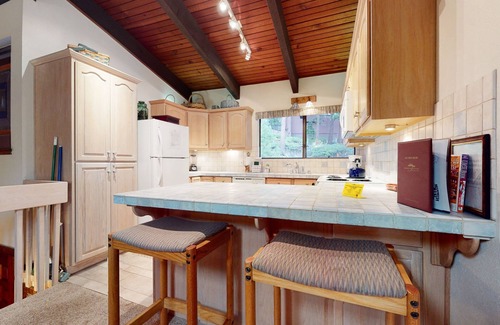 Mammoth Lakes Condominio | Mammoth West 101 Updated Condo, Just A Short Walk to Canyon Lodge by RedAwning