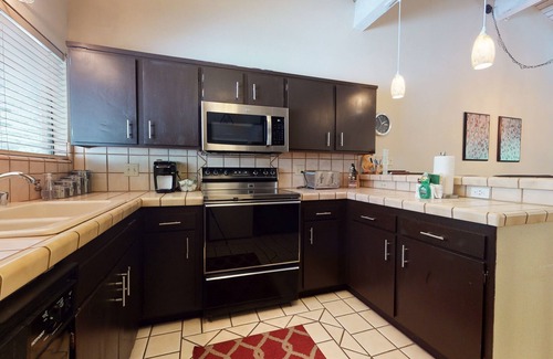 Mammoth Lakes Condominio | Mammoth West 106 Spacious Condo Just A Short Walk to Canyon Lodge by RedAwning