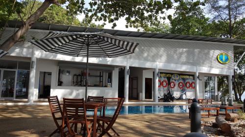 Pantai Barat Division Complejo | Mamutik Island Lodge