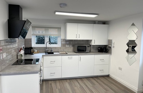 Broadheath Apartamento | Man Studio - StereoShower, FreeParking, 5min-Metro