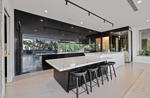 Kingscliff Casa | Mana Beach House | Award-winning, Heated Pool, Gym