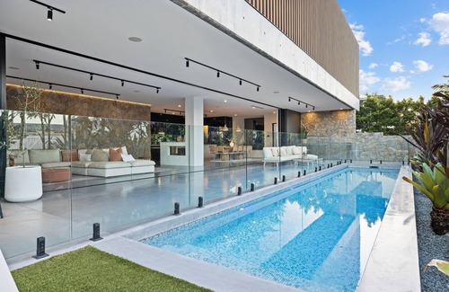 Kingscliff Casa | Mana Beach House | Award-winning, Heated Pool, Gym