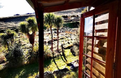 Christchurch District Otro | Manaaki Mai, Rustic Retreat Bush Cabin