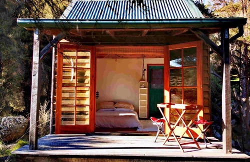 Christchurch District Otro | Manaaki Mai, Rustic Retreat Bush Cabin