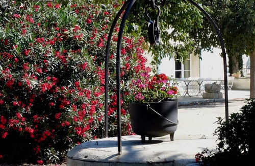 Arles Casa | MANADE BLANCA - CASA PARA 5 PERSONAS