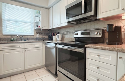 Englewood Casa | Manasota Beach House, heated private Pool/Spa, Pet friendly, 1 Miles to Beach