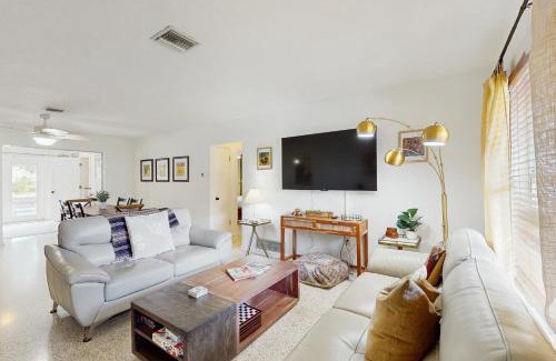 River District Casa | Manatee Bungalow