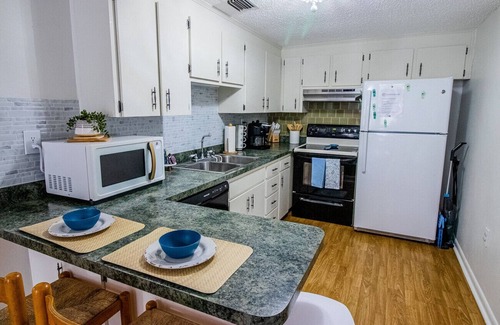 Weeki Wachee Gardens Casa | Manatee Cove Compound Retreat Star5Vacations