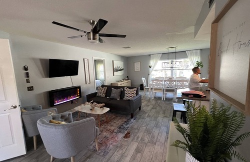 Dixie Shores Casa | Manatee Cove, Tiki WATERFRONT Home w/BOATLIFT