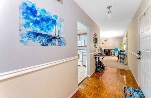 Ormond Beach Cabaña | Manatee & kayak friendly waterfront cottage