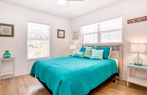 Sunny Shores Casa | Manatee Manor