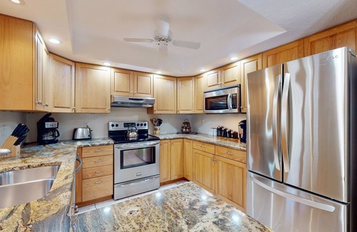 River District Casa | Manatee River Views River District Home with Lanai | Near Beach & Downtown