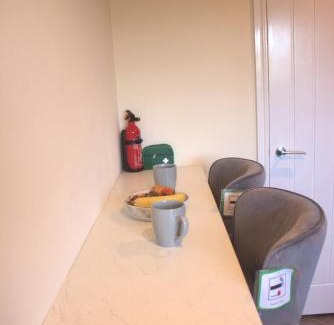 Wythenshawe Casa | Manchester Stay Hub - 2BR with Free Parking, Near Airport & Attractions