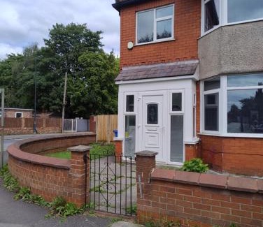 Old Trafford Casa | Mancunian Pride Villa