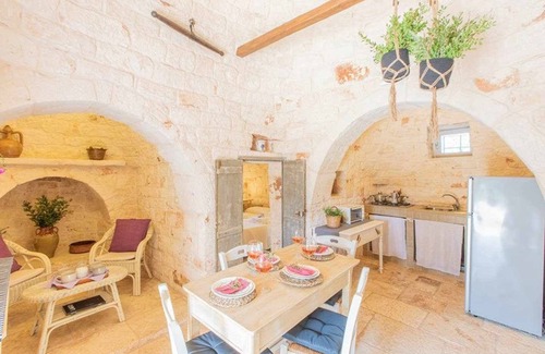 San Michele Salentino Villa | Trullo en alquiler cerca de impresionante mar - 5 conos - Precios todo incluido