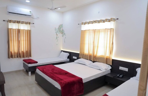 Mandvi Hotel | Mango Bite Hotel & Restaurant