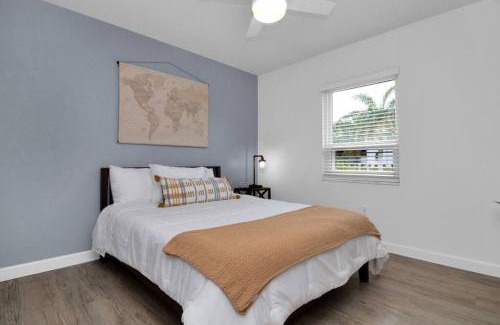 Bradenton Casa | Mango Manor by Bradenton Beach sleeps 10 w pool