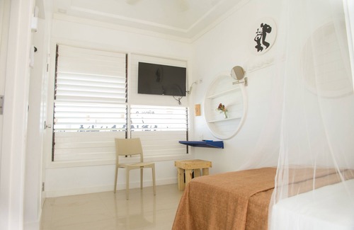 West End Complejo | Begona is a cliffside hotel with stunning views of the Caribbean sunset
