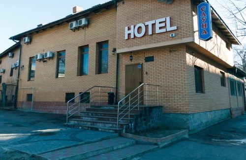Svyatoshyns'kyi District Hotel | Mango