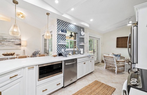 South Beach Casa | Mangrove Cove: Home With Private Beach Access