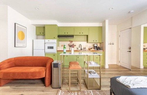 El Porto Apartamento | Manhattan Beach Steps Away: Patio & Parking