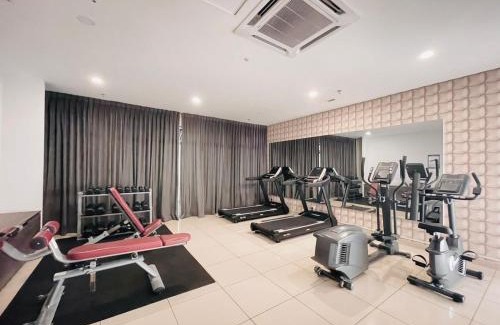 Tebrau Apartamento | Manhattan, Mount Austin by Antlerzone